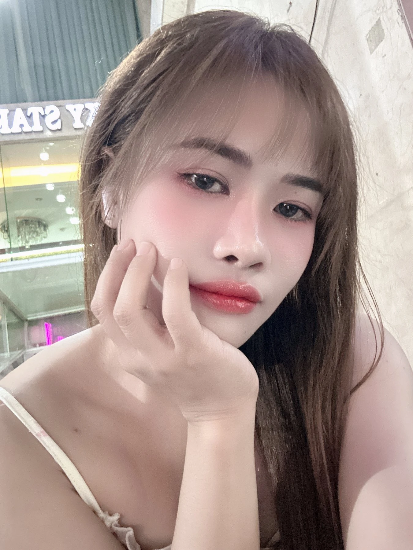 Cutie Yumie – Vietnamese escort in Ho Chi Minh City — 3 / 8
