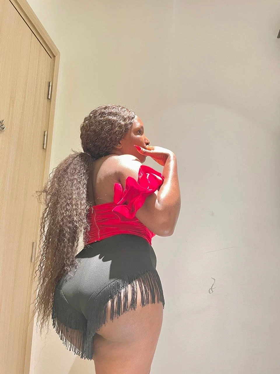 Peace – Ghanaian escort in Hanoi — 2 / 4