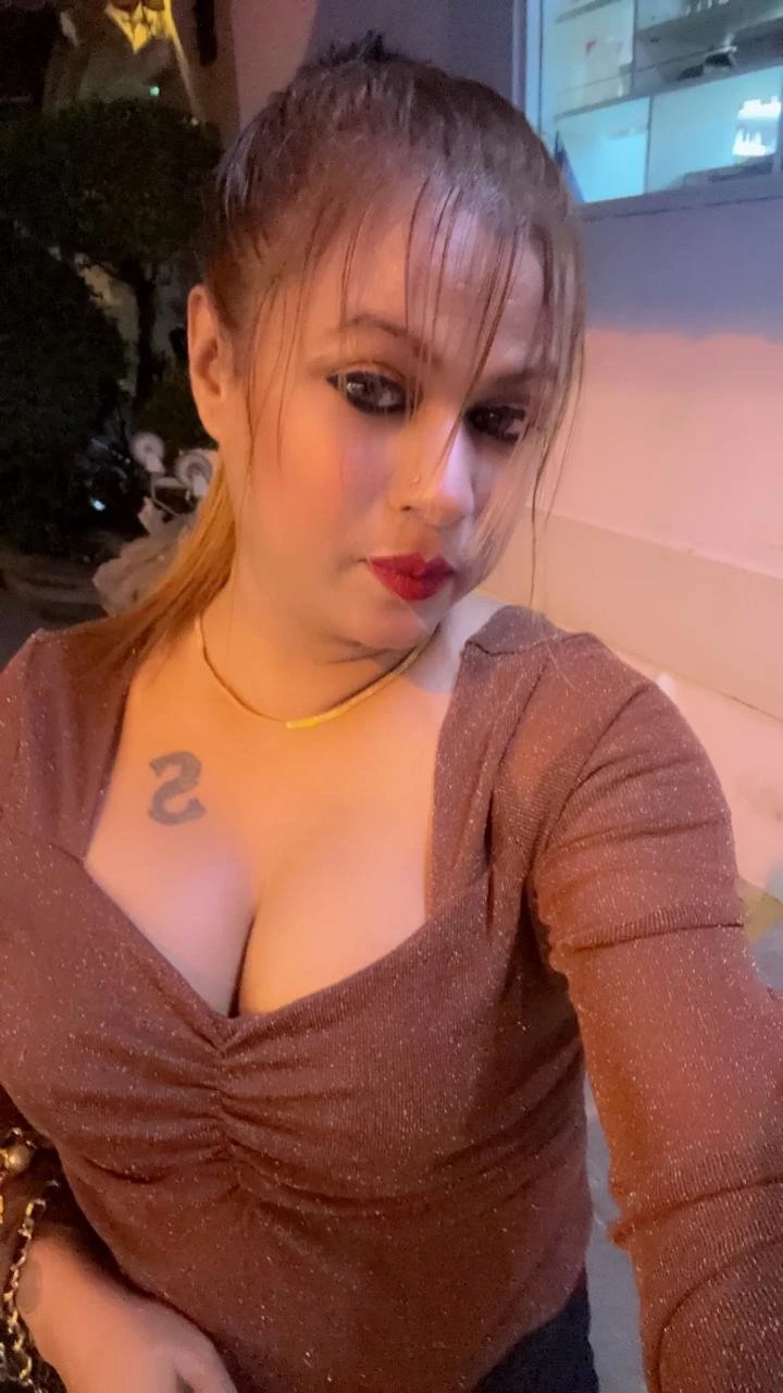Shweta – Indian escort in Kolkata — 9 / 14