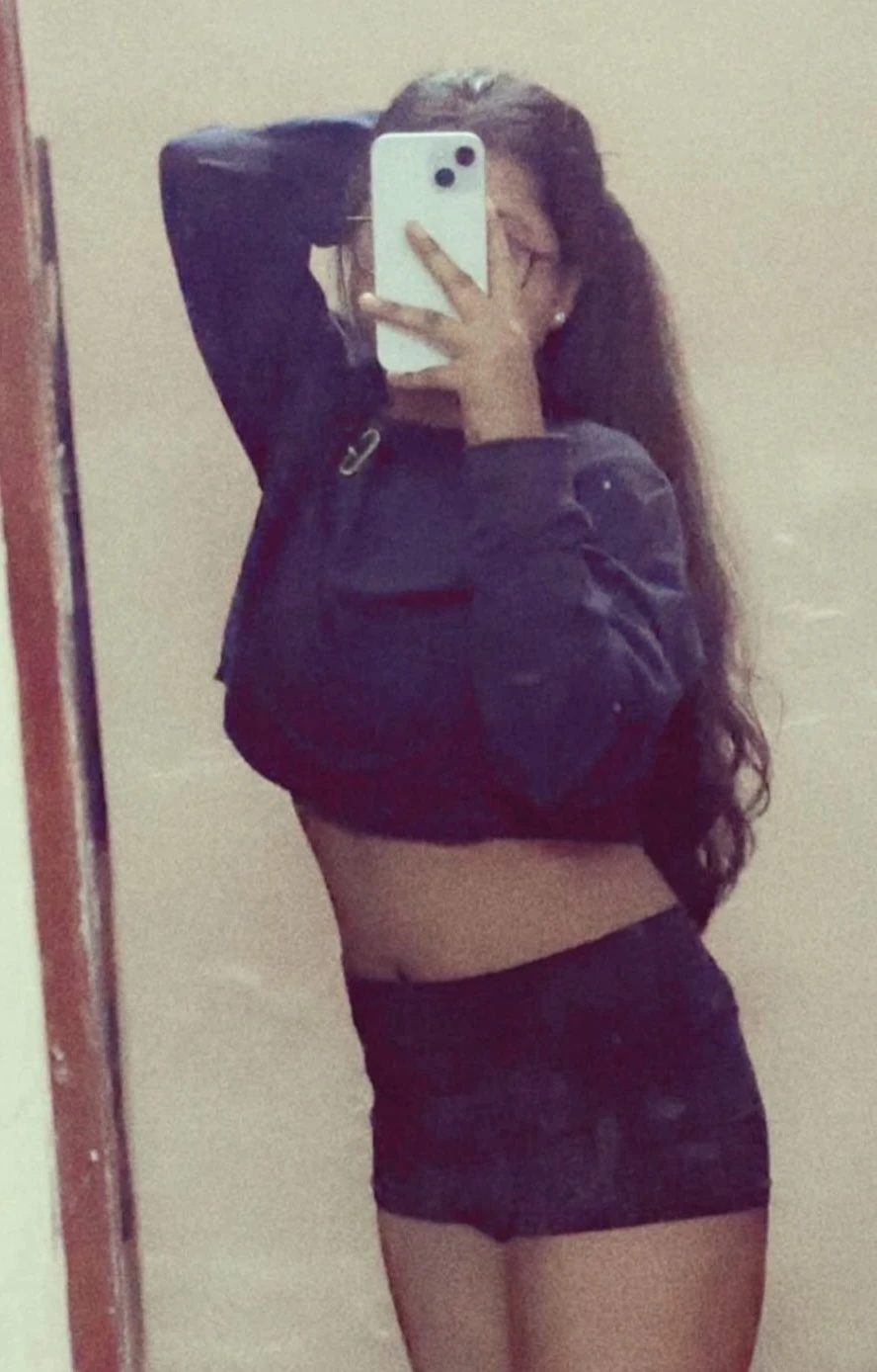 Minal – Indian escort in Mumbai — 4 / 5