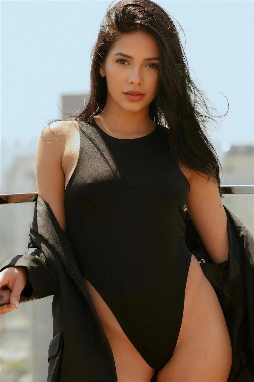 Arielle Sexy European Beauty – Hungarian escort in Seoul — 3 / 10