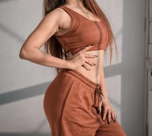 Taani Kapoor – Indian escort in Pune — 2 / 4
