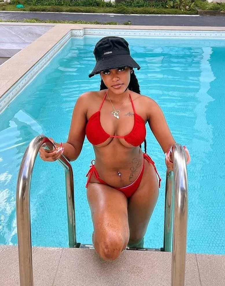 Kylah in Manjri – South African escort in Pune — 4 / 7