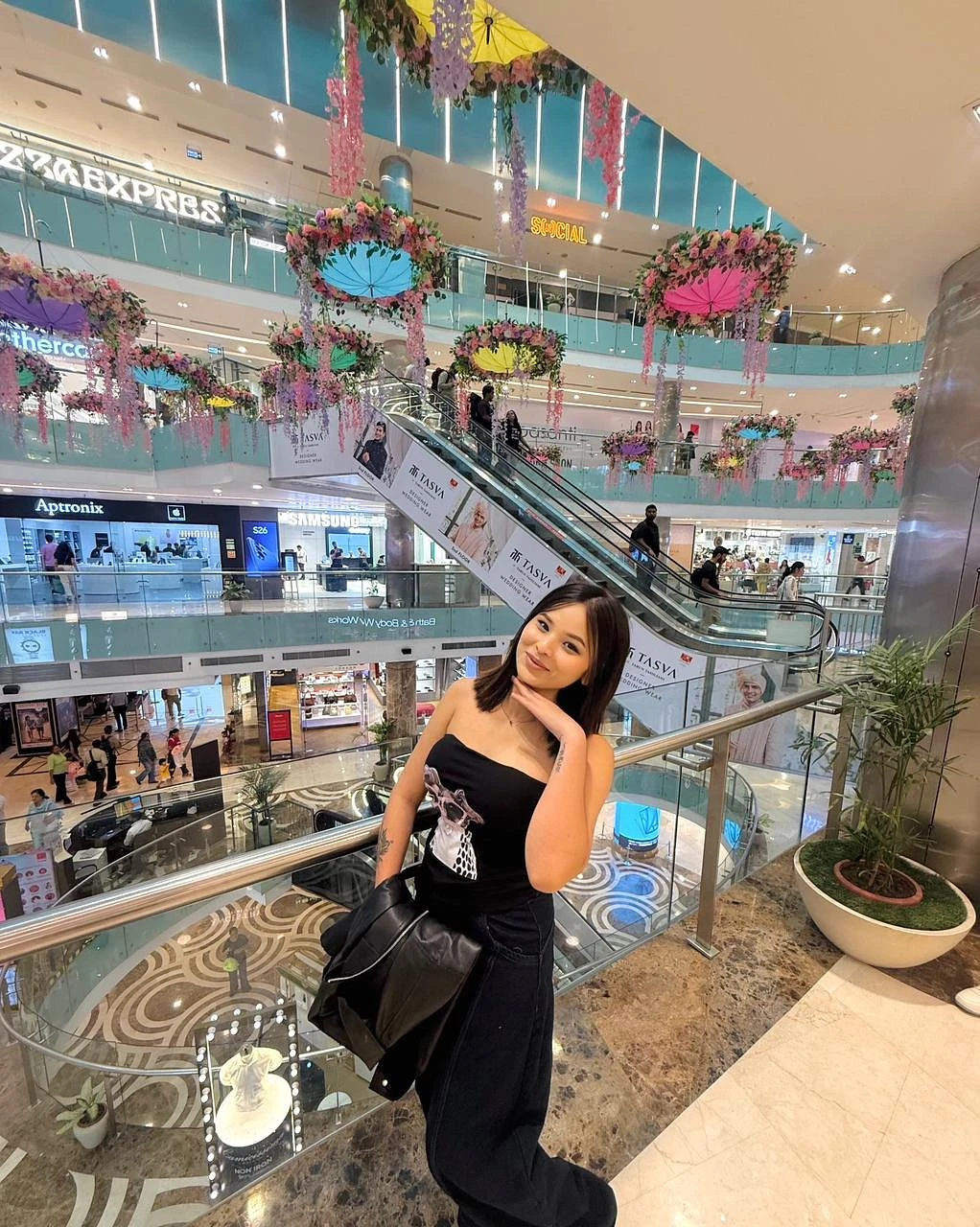 Let’s (Meet)🥀gf🥀experience Independent – Nepalese escort in Gurgaon — 16 / 18