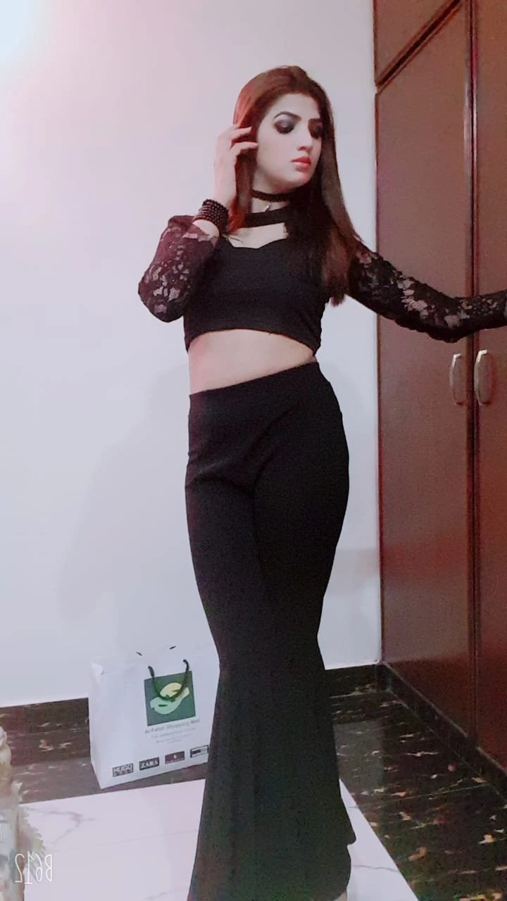 Sweta Malik – escort in Mumbai — 6 / 7