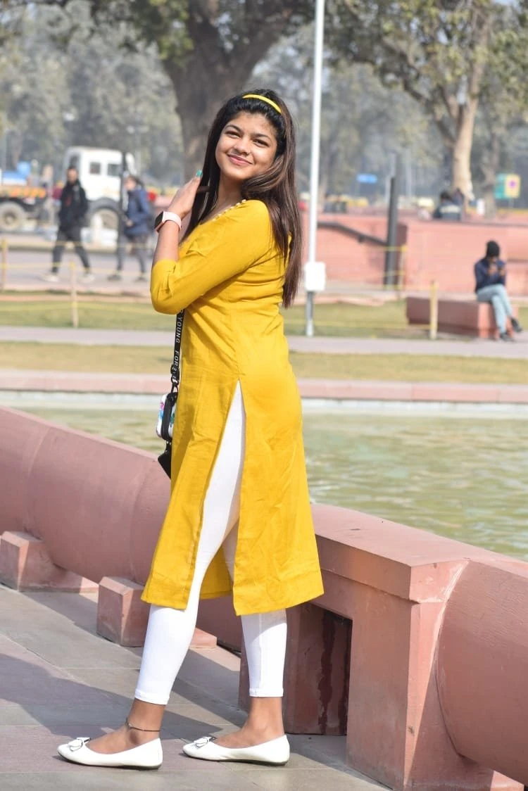 Yuvika Jha – Nepalese escort in New Delhi — 2 / 3