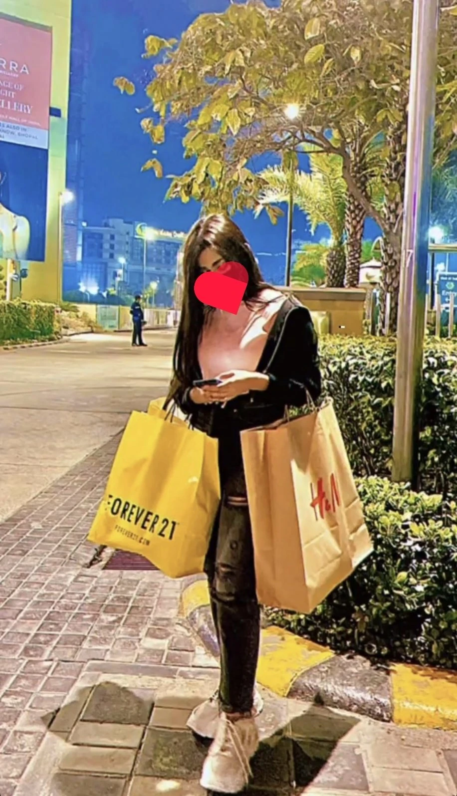 Mansi Joshi – Indian escort in Noida — 2 / 5