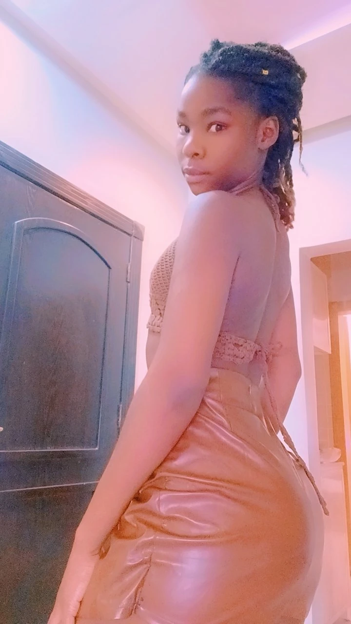 Blackqueenforoutcallandincalls – Malian escort in Kampala — 7 / 12