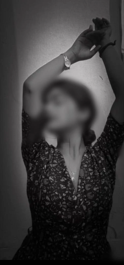 Kriti Desai – Indian escort in Hyderabad — 1 / 3