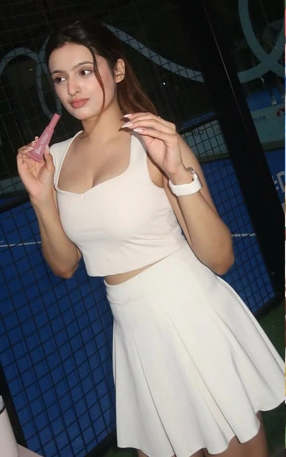Jinika Joshi – Indian escort in Mumbai — 3 / 4