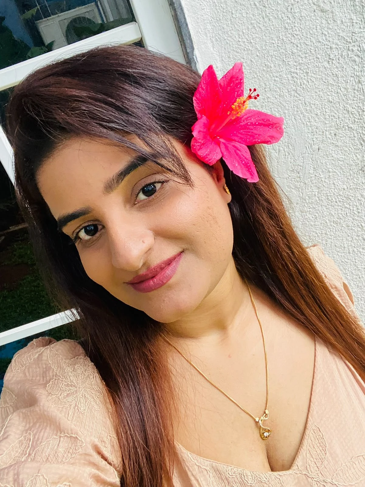 Independent Nishita – Indian escort in Mumbai — 1 / 6