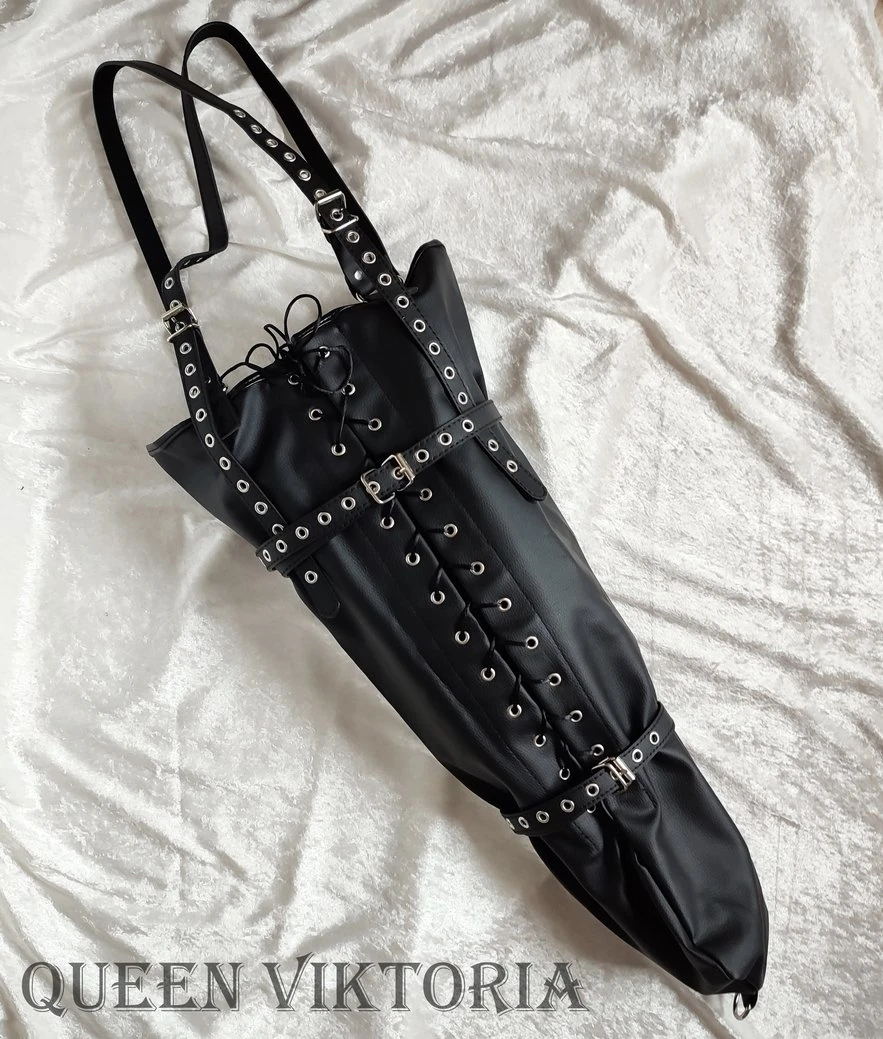 Queen Viktoria – Italian dominatrix in Göteborg — 16 / 30