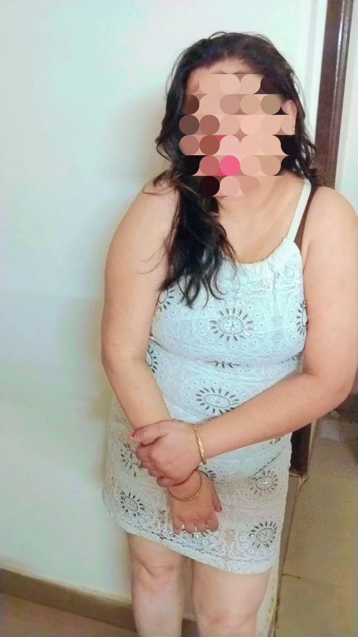 I Am Deepa Hot n Sizzling Lady – Indian escort in New Delhi — 5 / 9