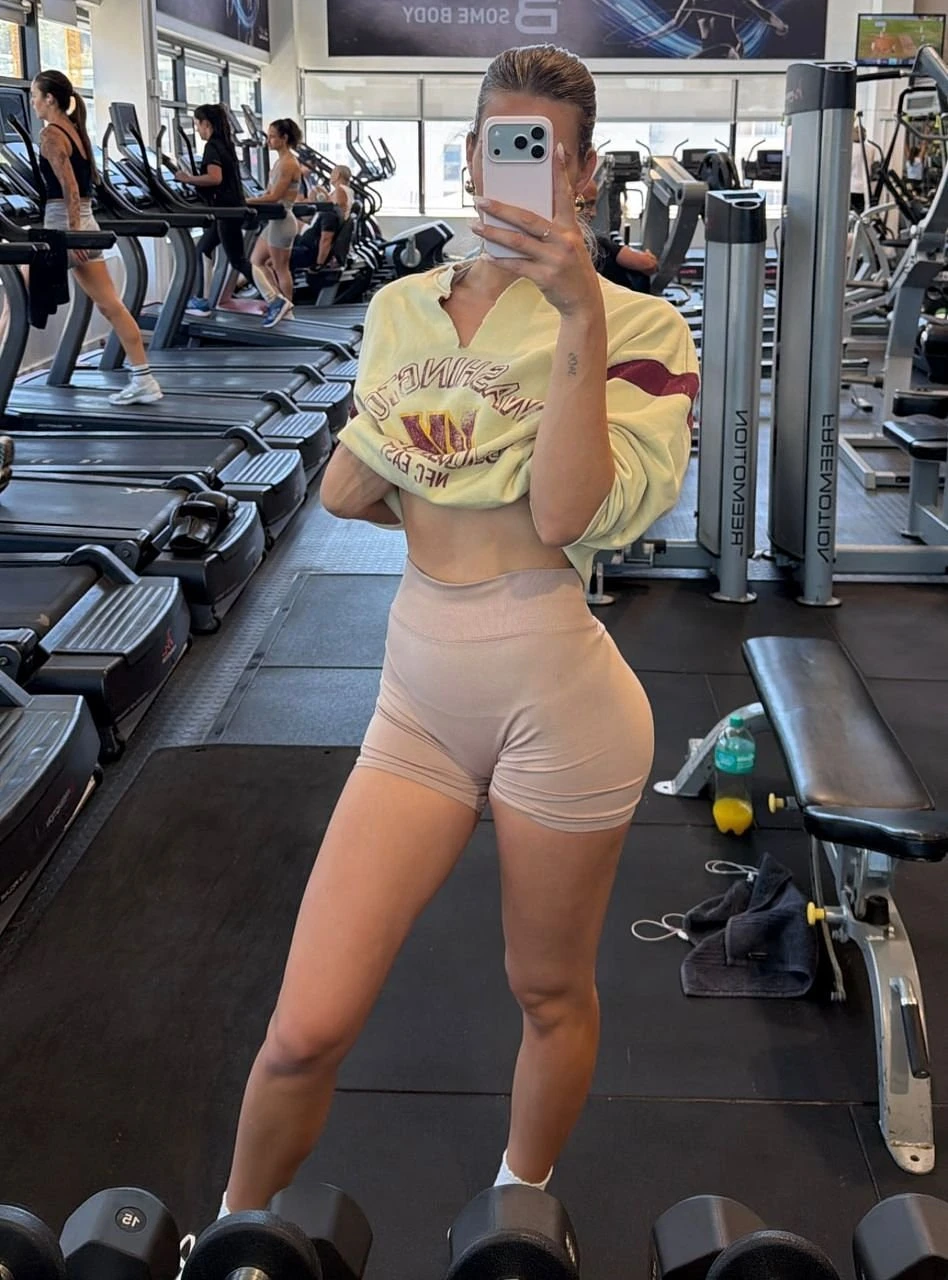 Ariana – Russian escort in Budva — 2 / 3