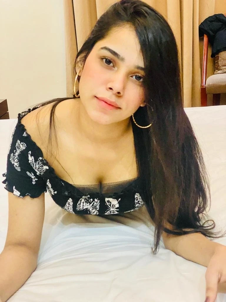 Escort Alisha – Pakistani escort in Lahore — 5 / 6