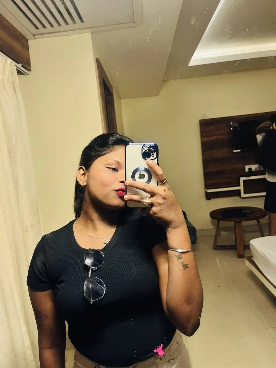 Aahi Roy – Indian escort in Kolkata — 3 / 7