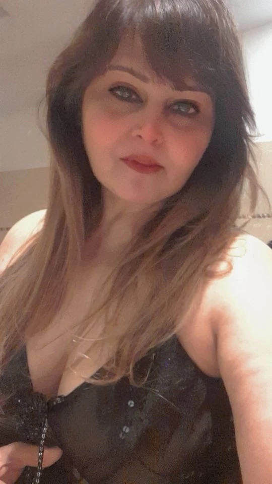 Zara – Pakistani escort in Lahore — 17 / 31