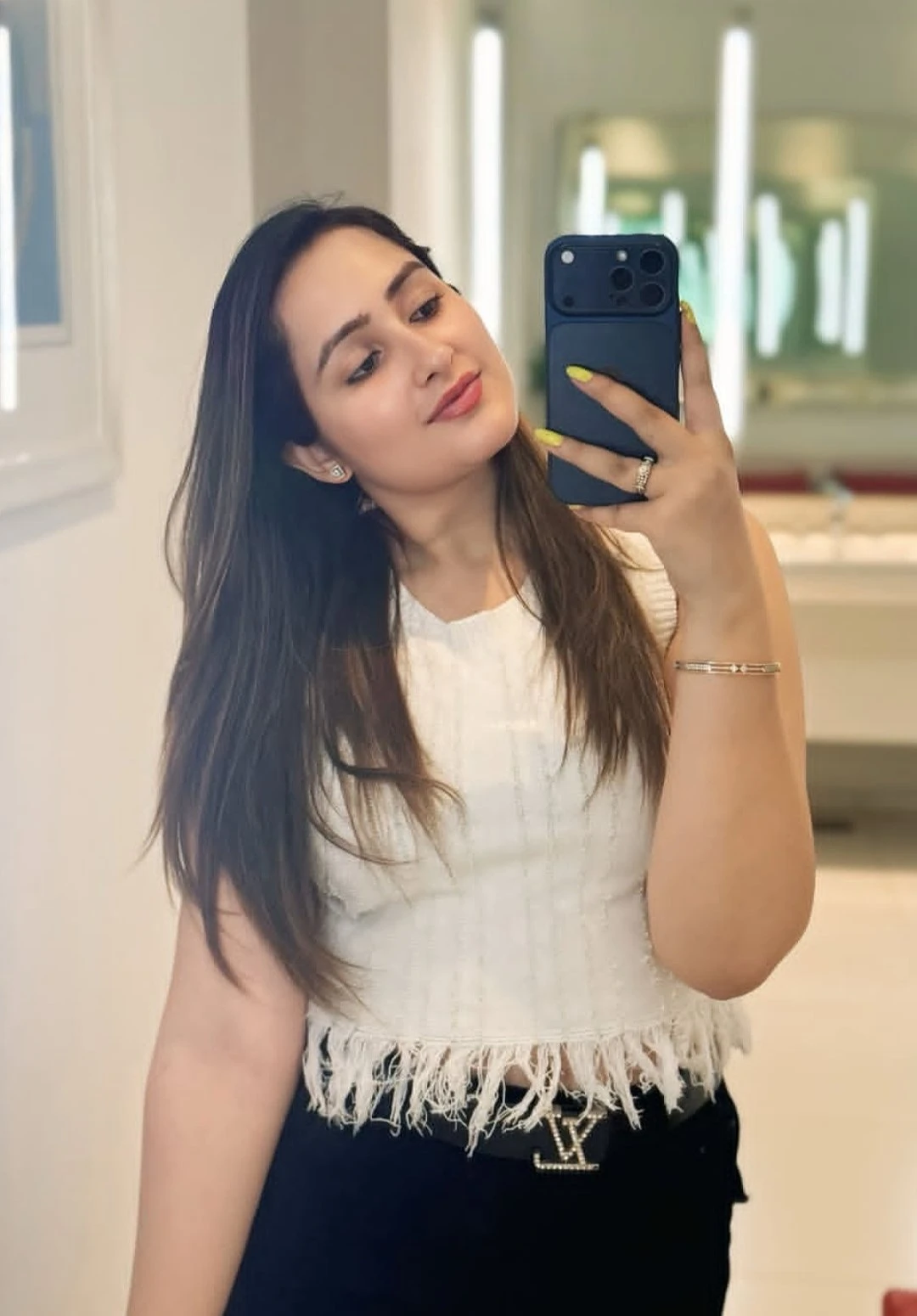 Shweta – Indian escort in Coimbatore — 3 / 4