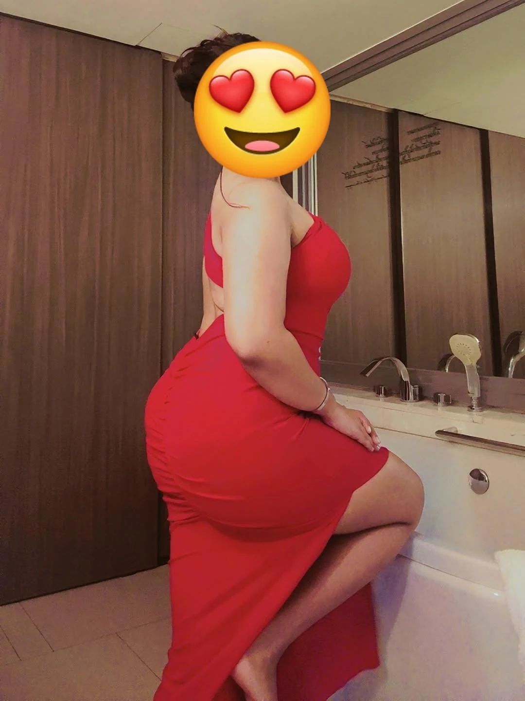 Shruti (Independent) Cam & Meet🦋🦋 – Indian escort in Mumbai — 1 / 3