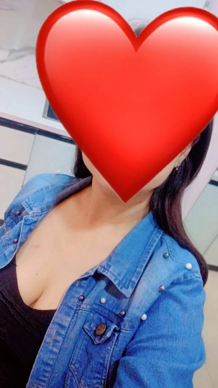 Netra Sharma Real meet and chat session – Indian escort in Noida — 3 / 7