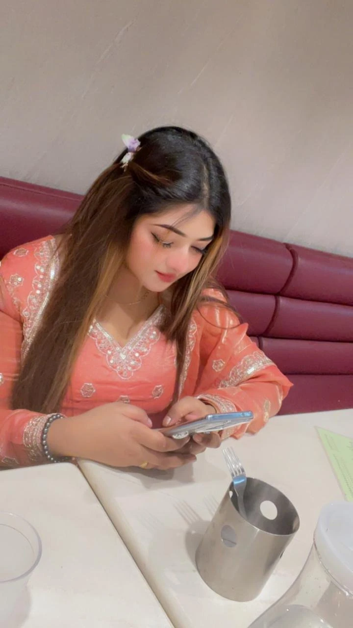 Nishu real meet incall – Indian escort in Ahmedabad — 22 / 28