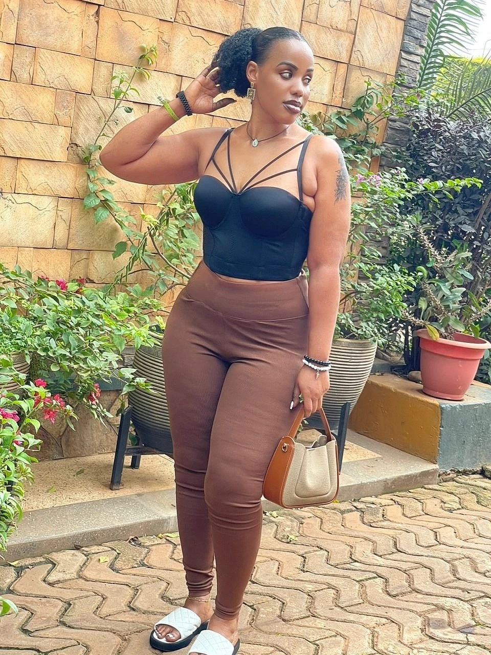 Honey the Squitting Queen – Rwandan escort in Kampala — 6 / 8
