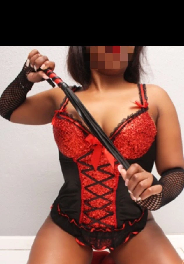 Lorren – Angolan escort in Kampala — 7 / 8