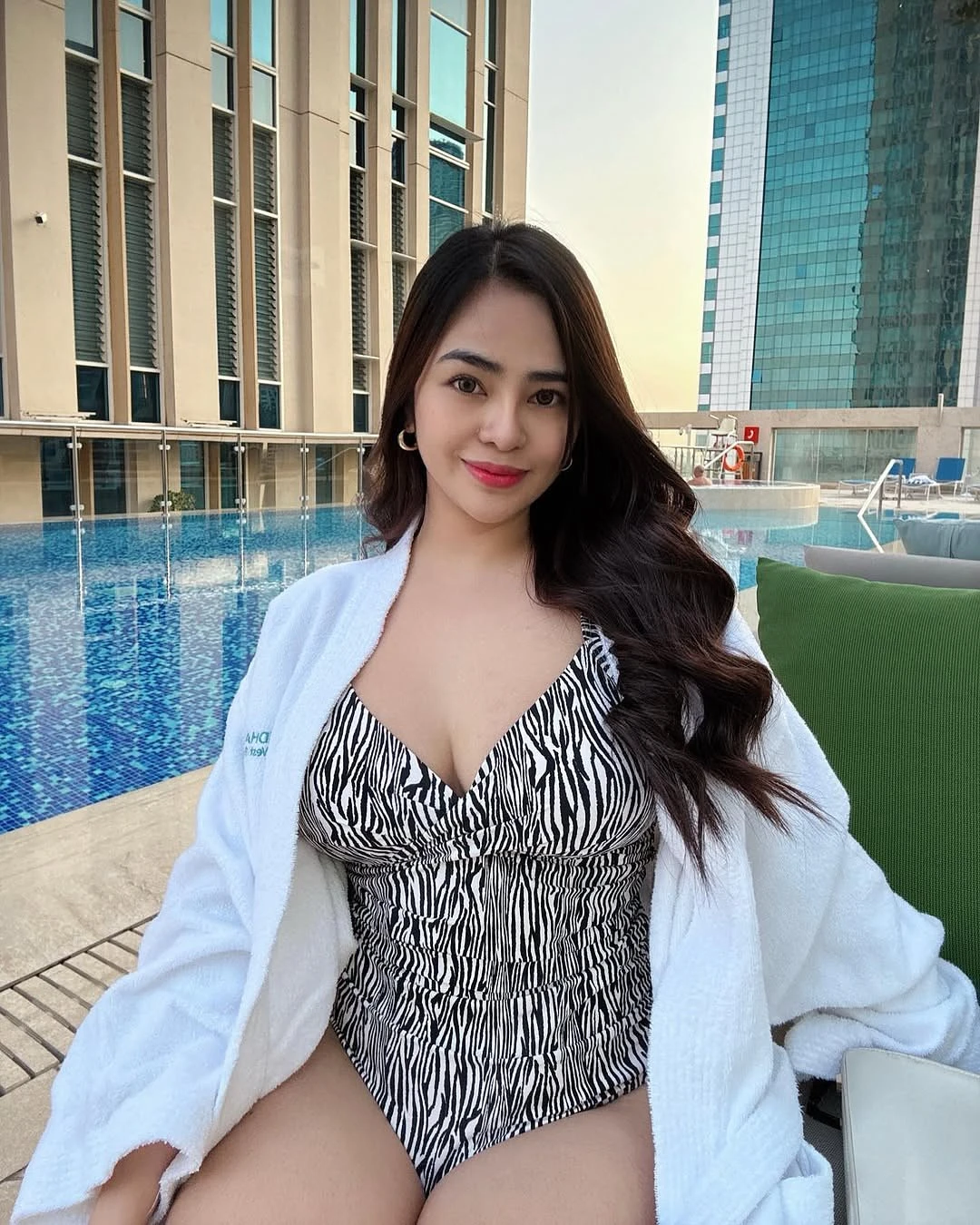 Hot Hot Hot Ms. Melia – Singaporean escort in Ho Chi Minh City — 5 / 8