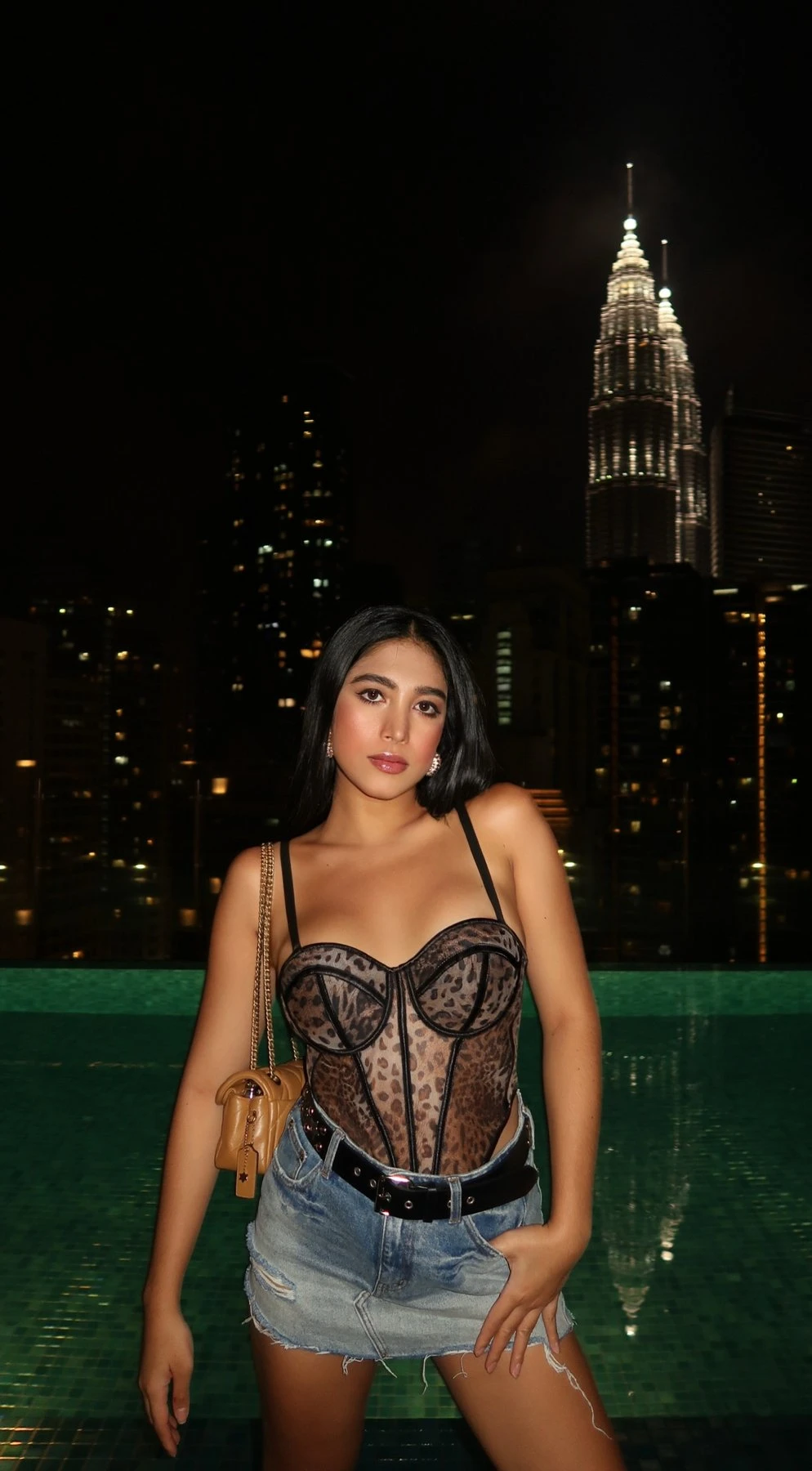 Filipina-Arabian 🇵🇭🇸🇦 – Filipino escort in Seoul — 21 / 24