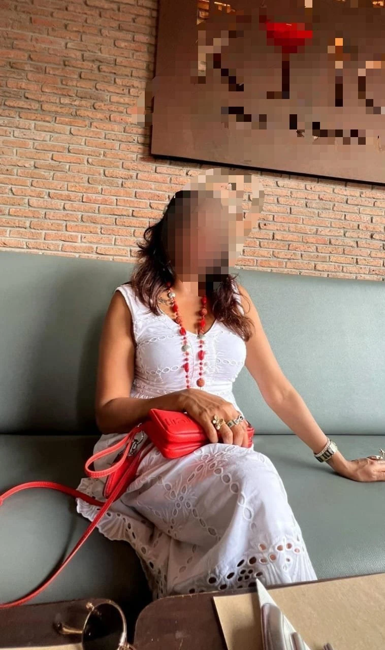 (Independent) Sexy Corporate Girl – escort in Kolkata — 6 / 9