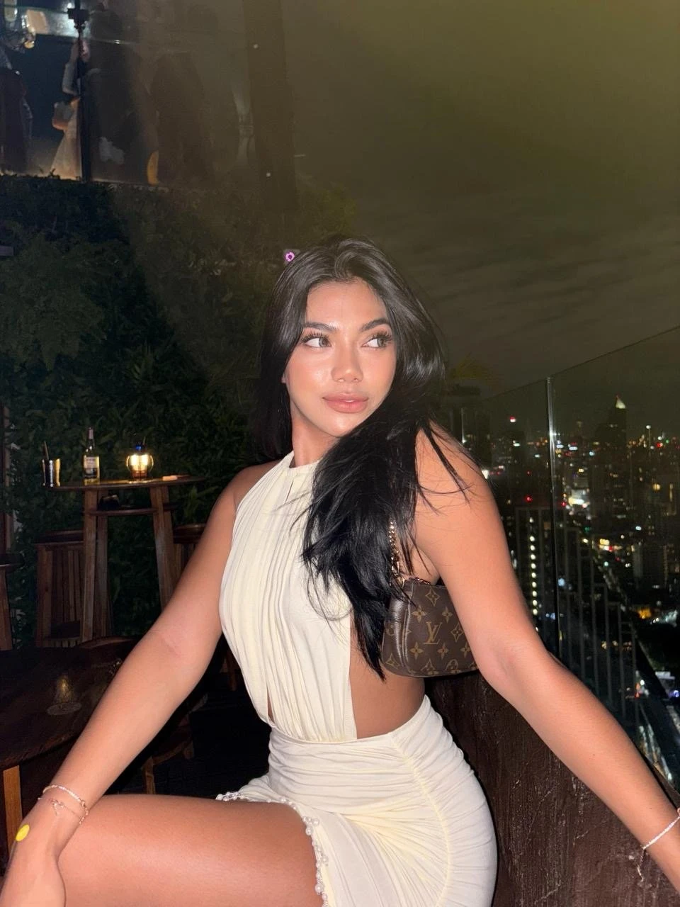 Rara New Tight Pusy – Indonesian escort in Ho Chi Minh City — 8 / 10