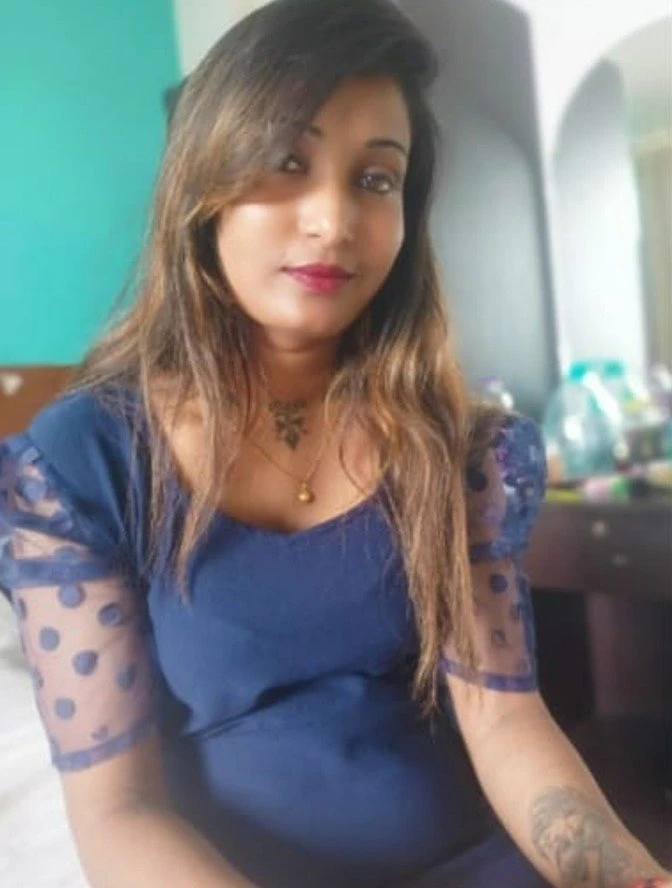 Suzyy Real Meet – Indian escort in New Delhi — 4 / 8