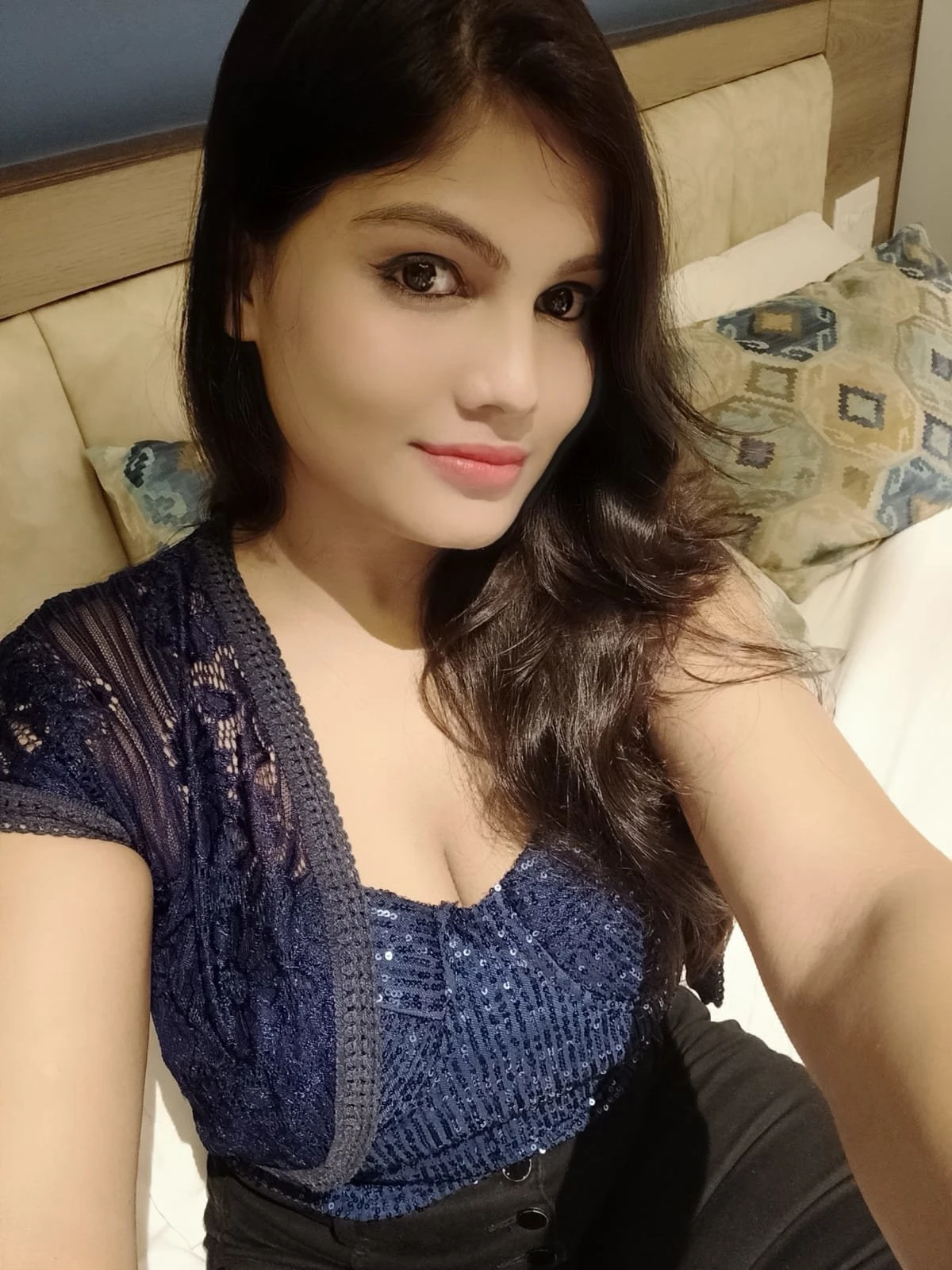 Seema Patil Independent Meet Only – Indian escort in Mumbai — 6 / 7