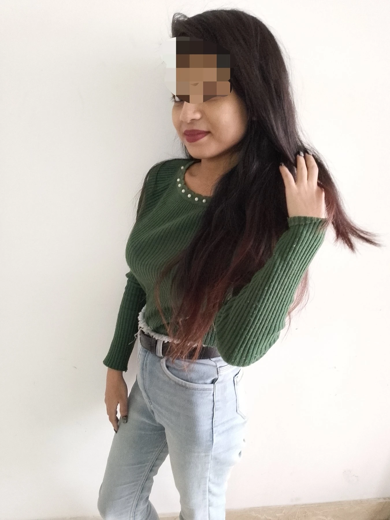 Horny Teen Girl Make a Video Call – Indian escort in New Delhi — 5 / 9