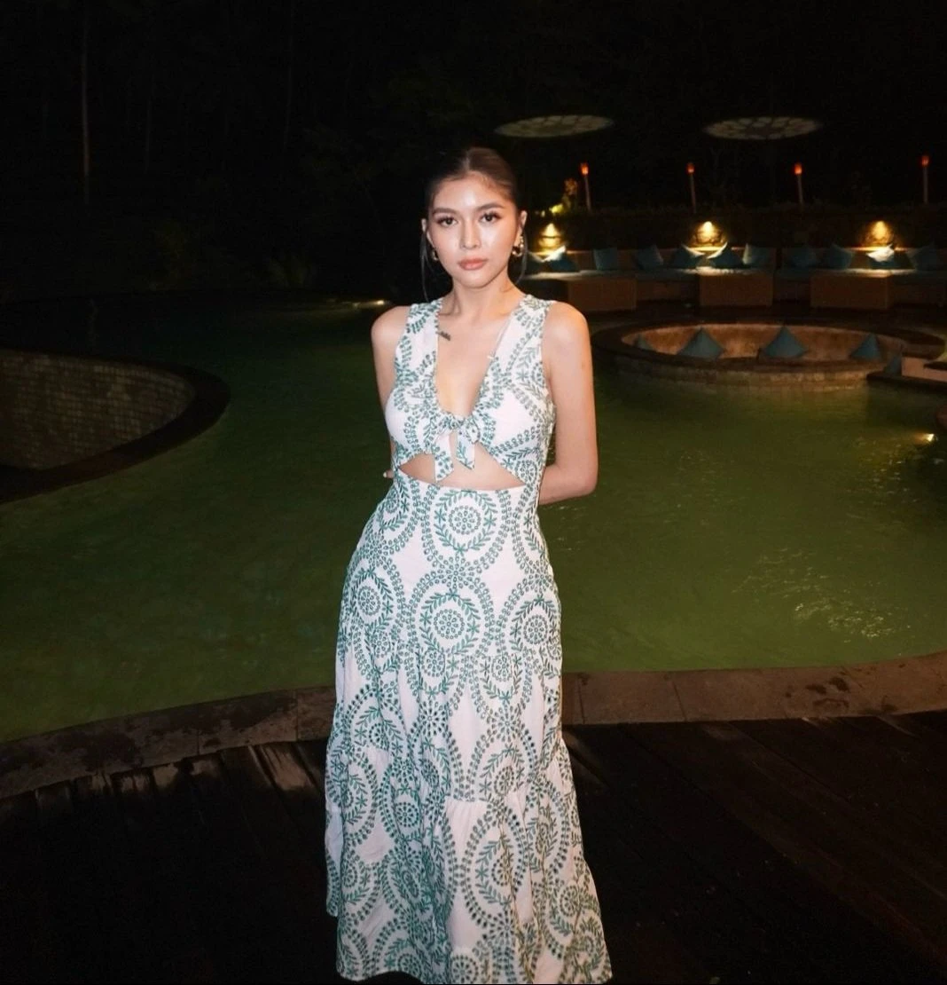 Sexy Courtney is back – Filipino escort in New Delhi — 17 / 21