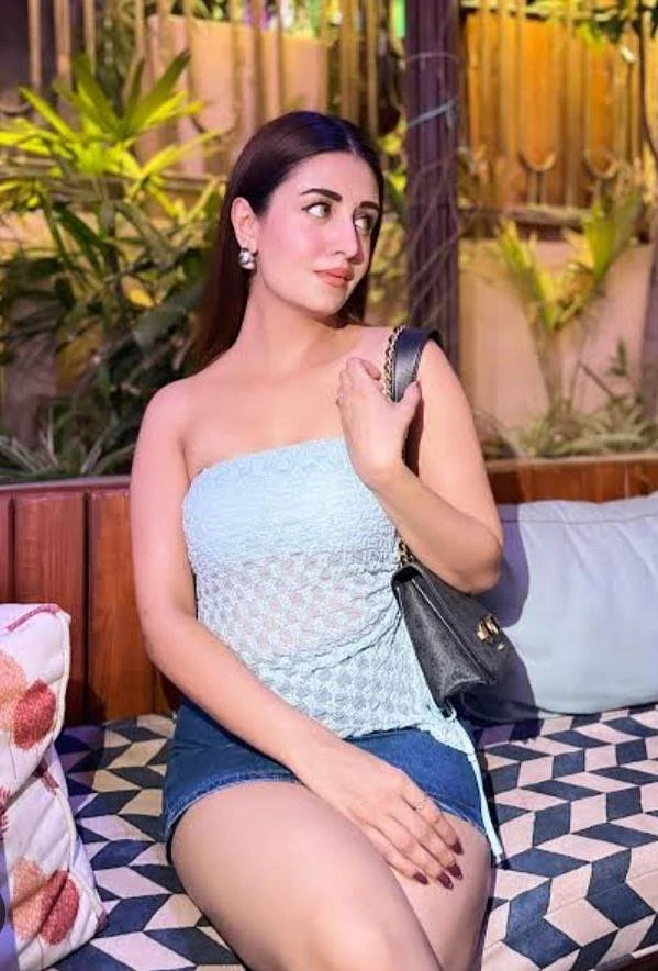Harshita – Indian escort in Surat — 4 / 5