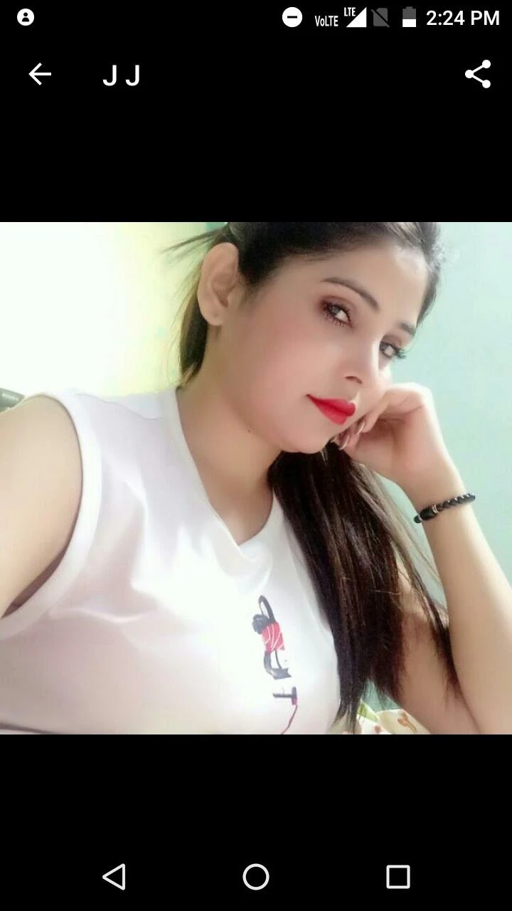 Riya Singh – Indian escort in Navi Mumbai — 2 / 5