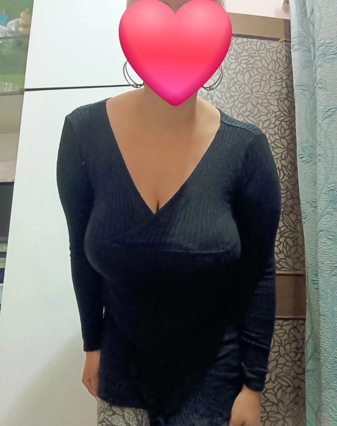 Pari_Angel (Slim busty bhabhi) – Indian escort in New Delhi — 1 / 5