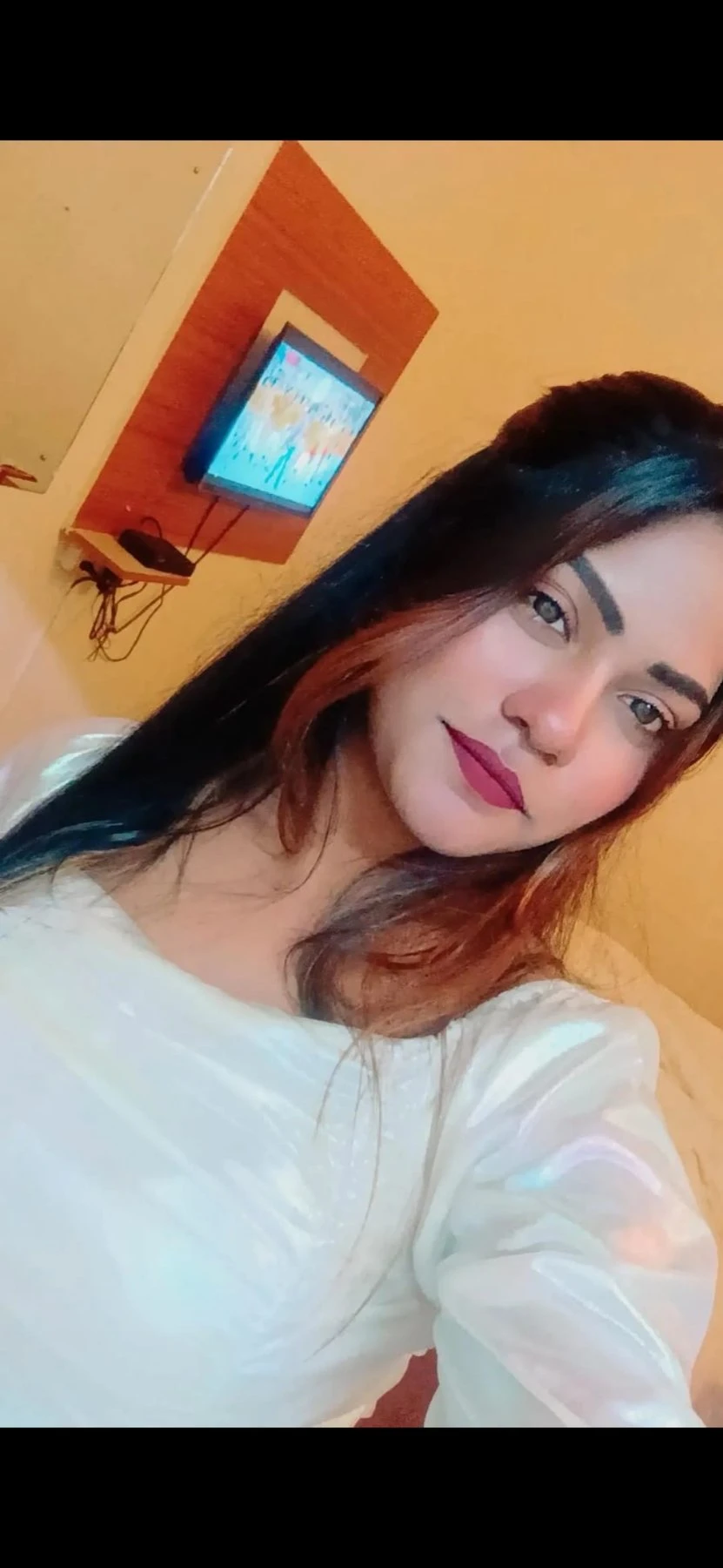 Varsha – Indian escort in Mumbai — 4 / 5