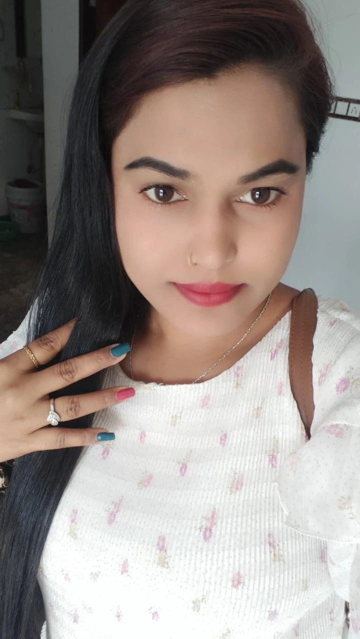 Priya Cam and real meet service – Indian escort in Hyderabad — 4 / 5