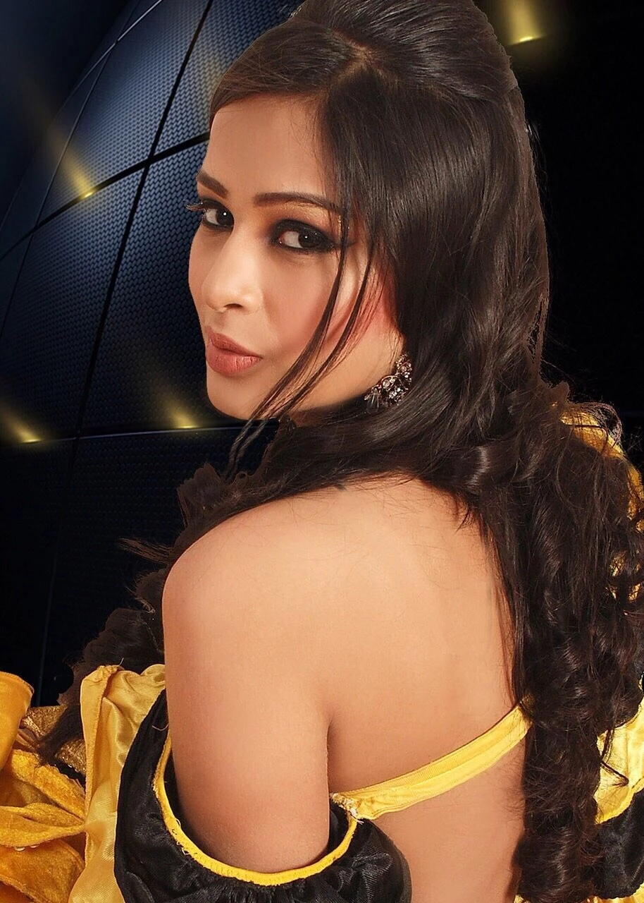 Beautiful Hot & Sexy Models in Lahore – Pakistani escort in Lahore — 4 / 6