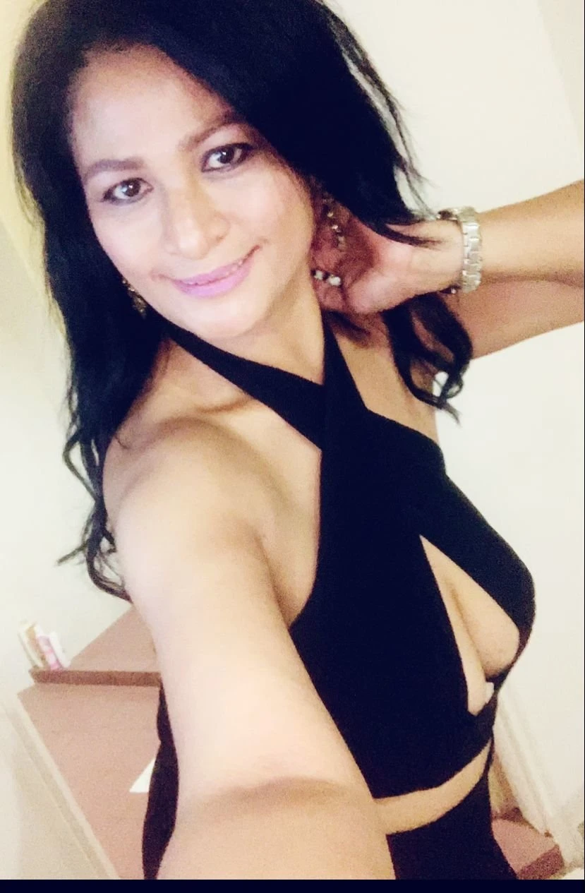 Farah – Filipino escort in Maldives — 1 / 4