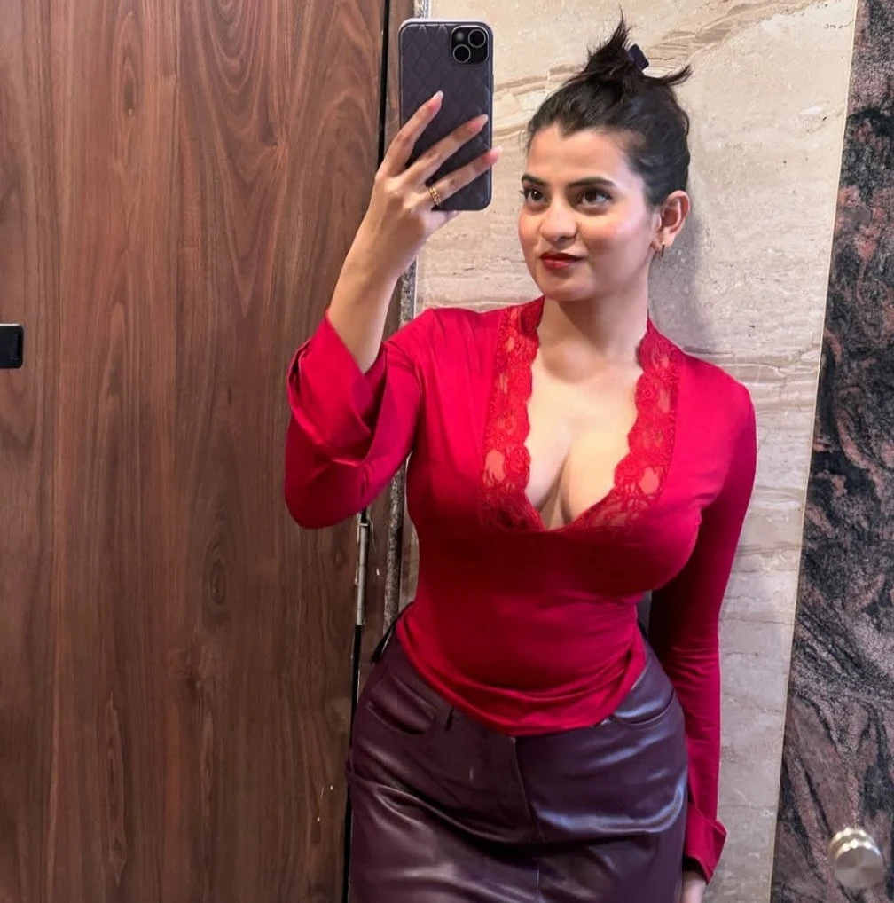 Rinky Cam Session and Real Meet – escort in Navi Mumbai — 2 / 3