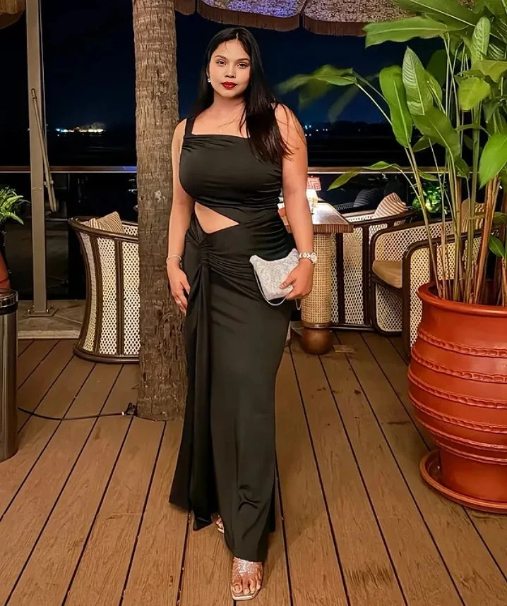 🖤⃝🅡𝐢𝐲𝐚๛❥ WEBCAM & OUTCALL AVAILABLE – Indian escort in Mumbai — 1 / 4