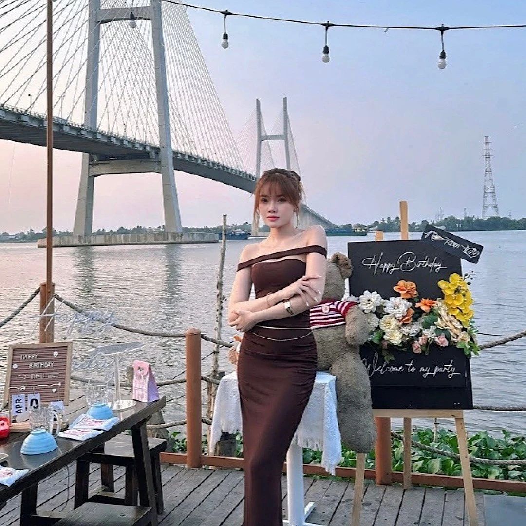 La Lan hcm – Chinese escort in Ho Chi Minh City — 4 / 6