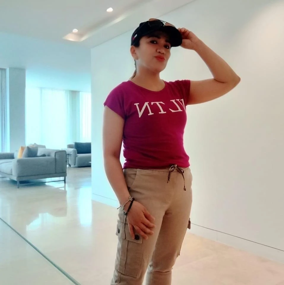 Aurora – Filipino escort in Maldives — 6 / 8