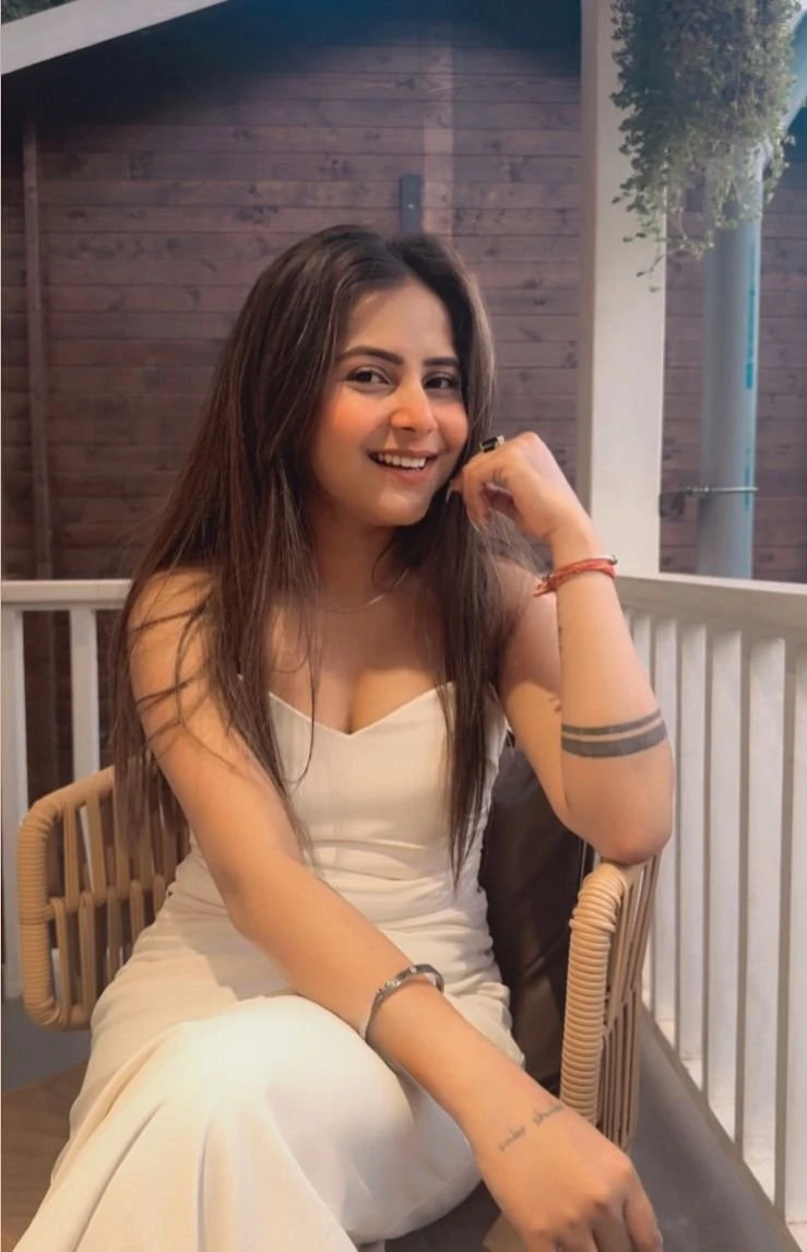 Richa – Indian escort in New Delhi — 2 / 3