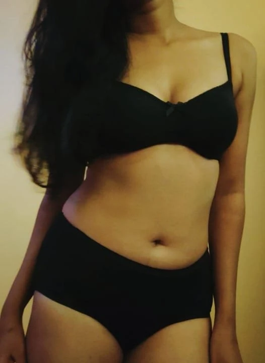 Eroni – Sri Lankan escort in Colombo — 6 / 7