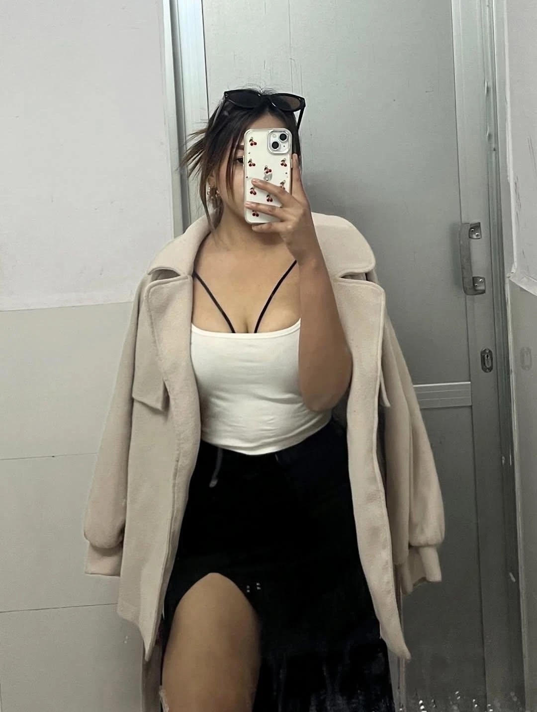 Anuza Cam and Real Meet – Nepalese escort in Kathmandu — 3 / 5