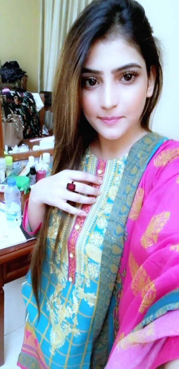 Alaïa – Indian escort in Islamabad — 2 / 4